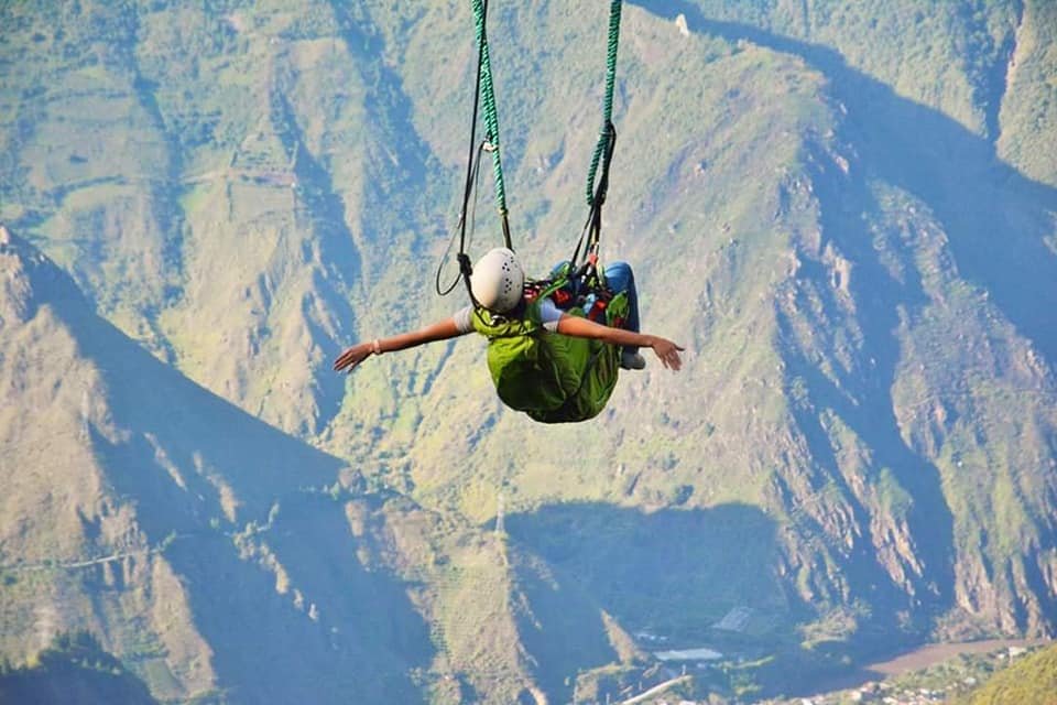 Ecuador, volunteering, volunteer, sky diving, parachuting, volunteer, voluntouring, eco travel, adventures