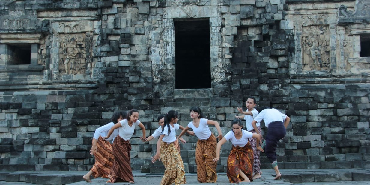 Loka art studio photo