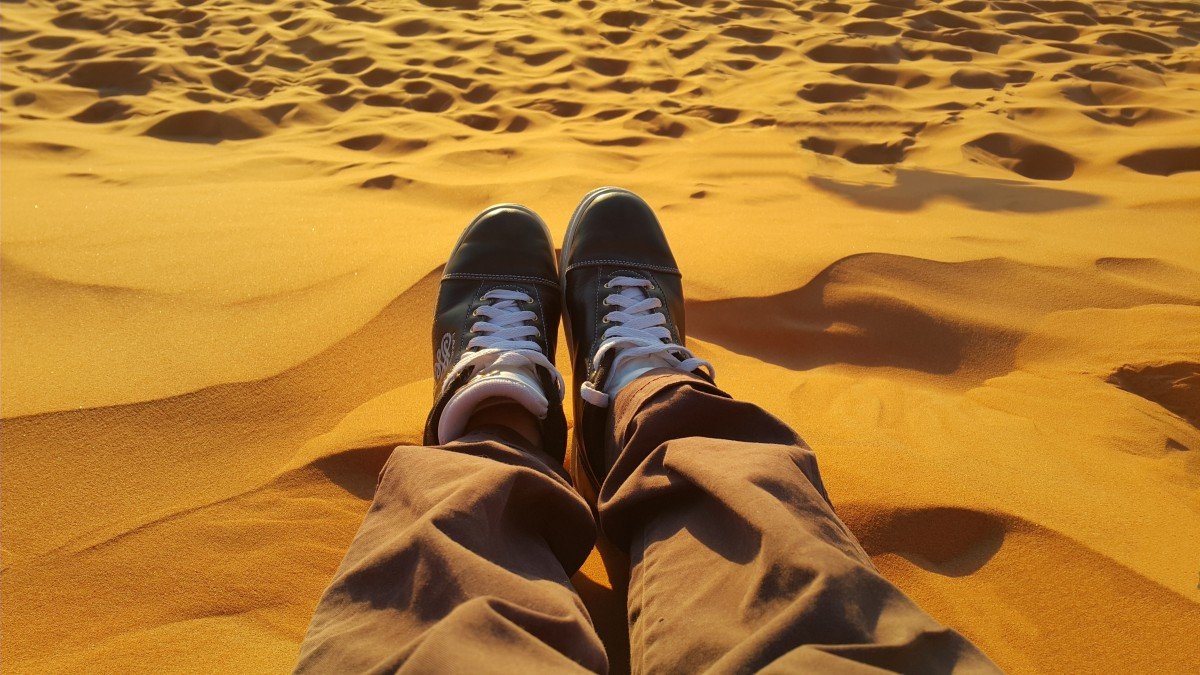 relax peacefu golden sands sahara tired sunset shoes merzuga morocco