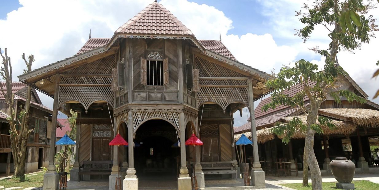 200 year old traditional Malay heritage villa in Langkawi, Malaysia at Kunang Kunang Heritage Villas volunteer project