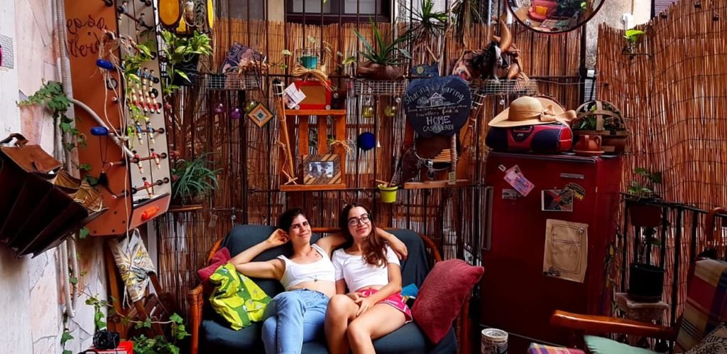 coliving, cohousing, intentional community, volunteer community, nomad base, traveller home, voluntouring, voluntourism, Sicily, Catania, Casa Verdi