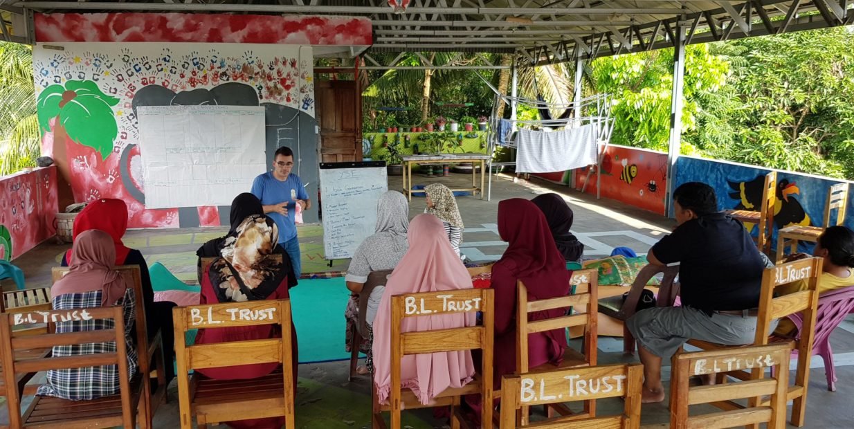 Bukit Lawang Trust volunteer teaching english in North Sumatra, Indonesia