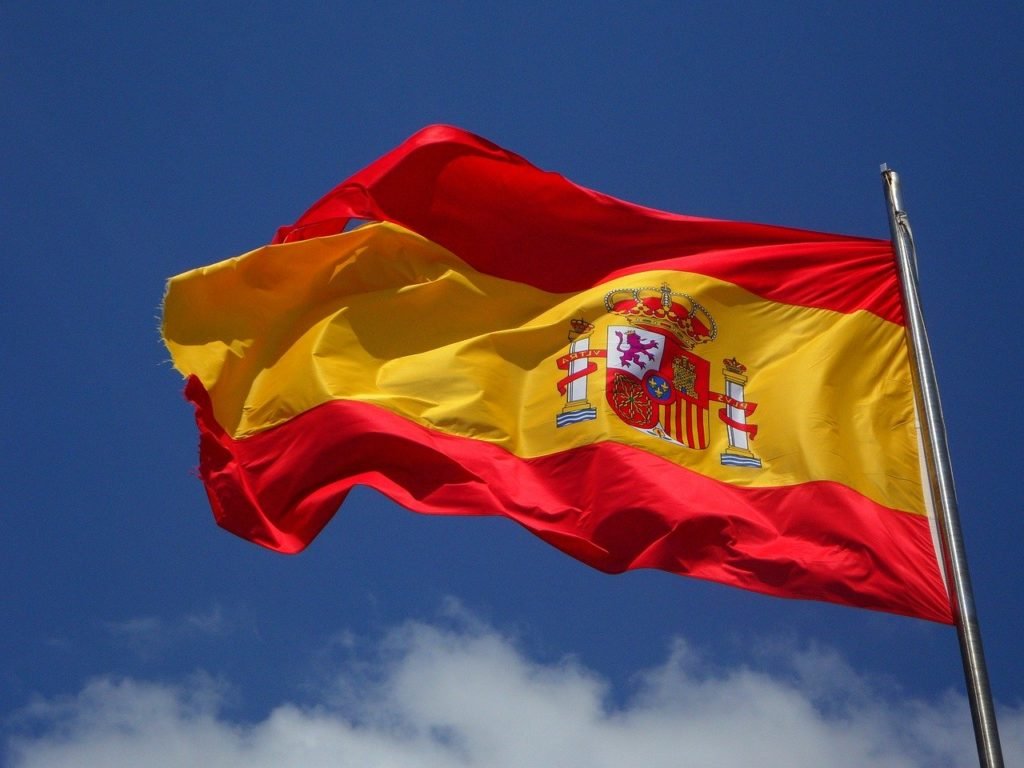 Spain, spanish, volunteering, volunteer, voluntouring, flag, exchange, programs, opportunities, pexels, pixa