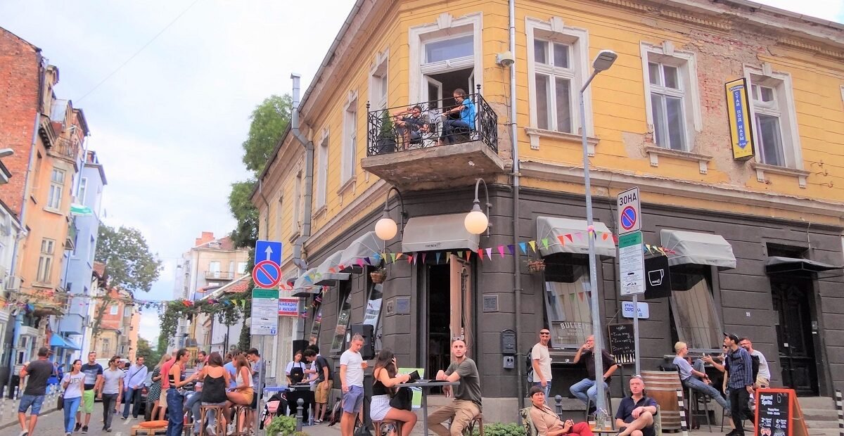 hostel volunteer exchange, Bulgaria, Sofia, food and accommodation, hospitality exchange, backpacker, volunteer opportunities, volunteering, stay for free