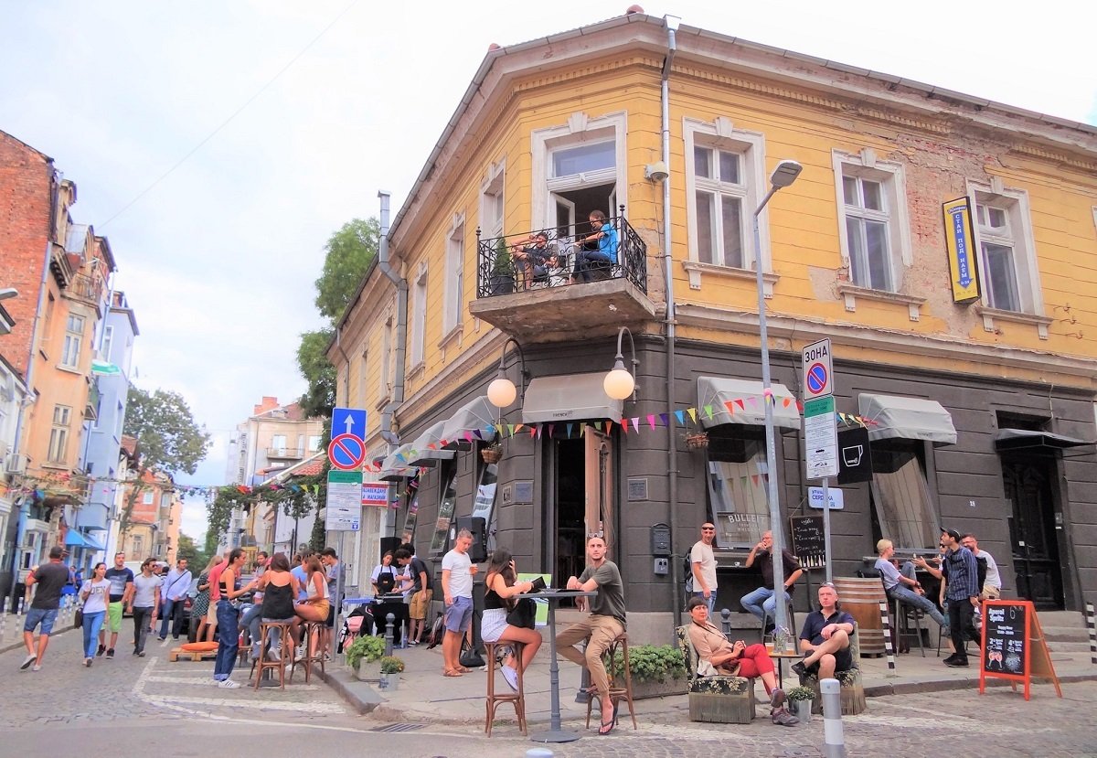 hostel volunteer exchange, Bulgaria, Sofia, food and accommodation, hospitality exchange, backpacker, volunteer opportunities, volunteering, stay for free