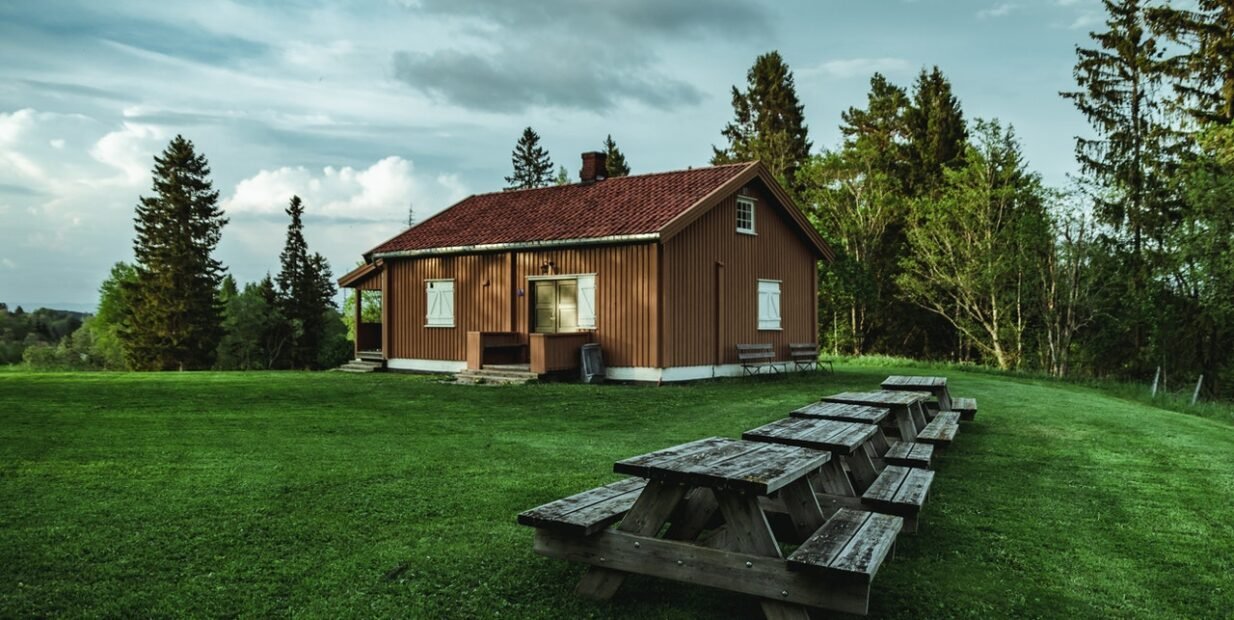 volunteer program, volunteering opportunities, cabin, log, wood house, camp, camping,