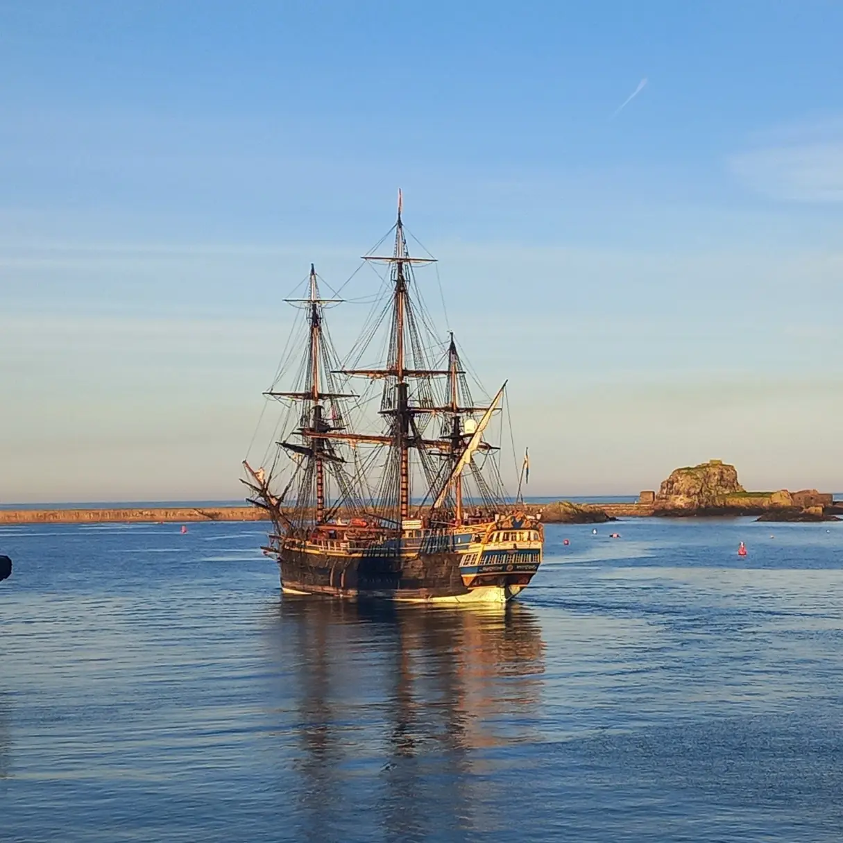 Historic Götheborg wooden sailing ship on the water in Sweden, connected to a volunteer on a ship in Sweden opportunity in Gothenburg.
