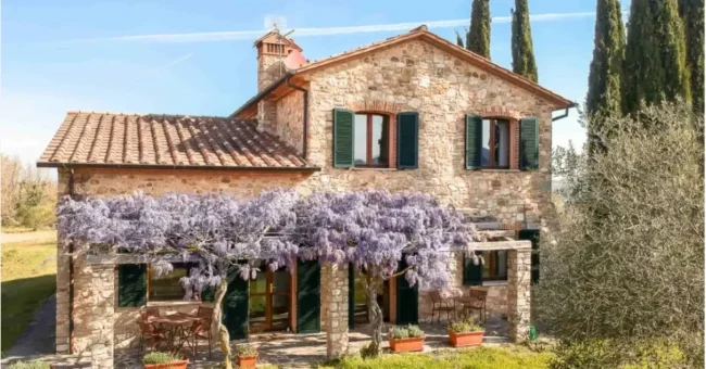 Stone farmhouse for olive harvest volunteering in Umbria, Italy